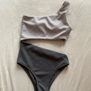 One Shoulder Swimsuit Ribbed light grey/dark grey